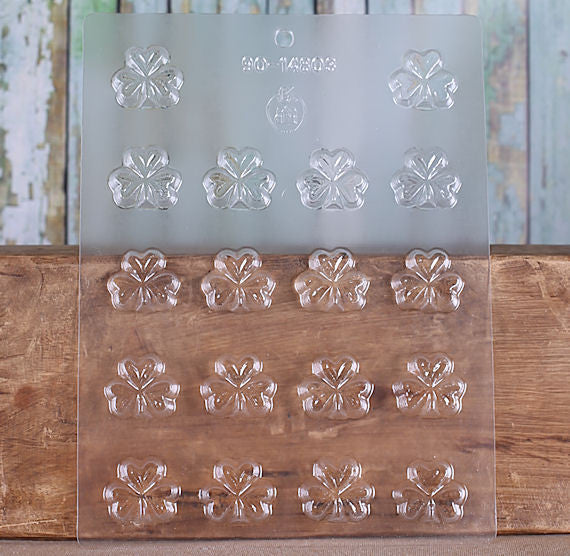 Shamrock Chocolate Mold: 1.25" | www.sprinklebeesweet.com