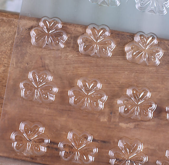 Shamrock Chocolate Mold: 1.25" | www.sprinklebeesweet.com