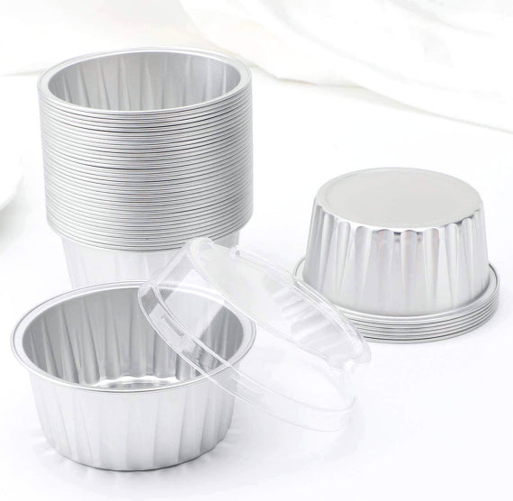 Cupcake Cups with Lids: Silver | www.sprinklebeesweet.com