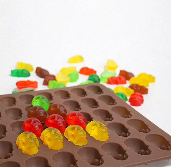 Mini Skull Mold | www.sprinklebeesweet.com