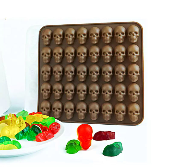 Mini Skull Mold | www.sprinklebeesweet.com