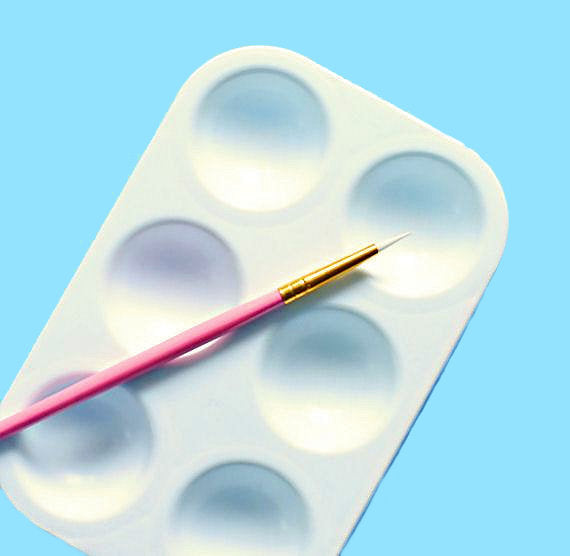 Small Paint Holder | www.sprinklebeesweet.com