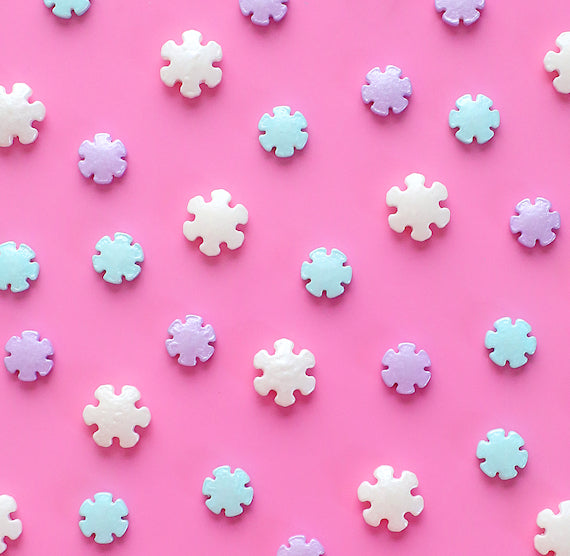 Snowflake Candy Sprinkles | www.sprinklebeesweet.com