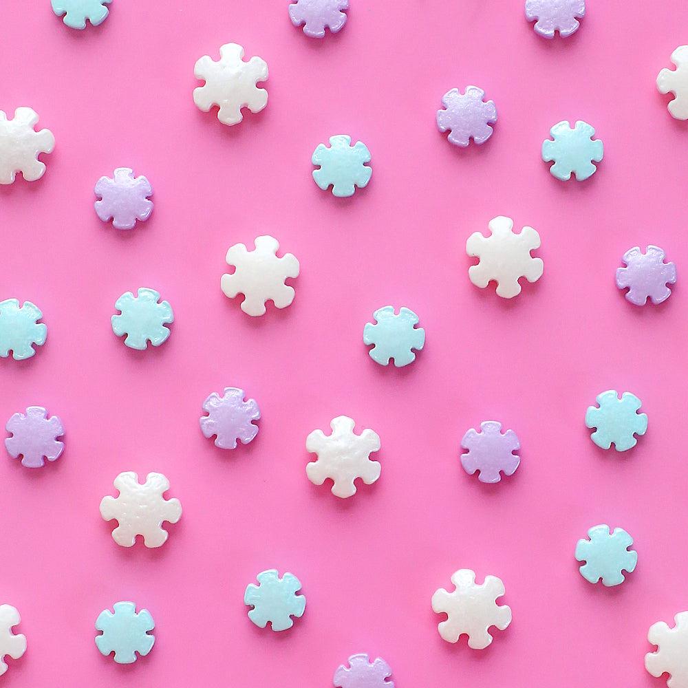 Snowflake Candy Sprinkles | www.sprinklebeesweet.com
