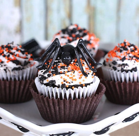 Spider Cupcake Toppers | www.sprinklebeesweet.com