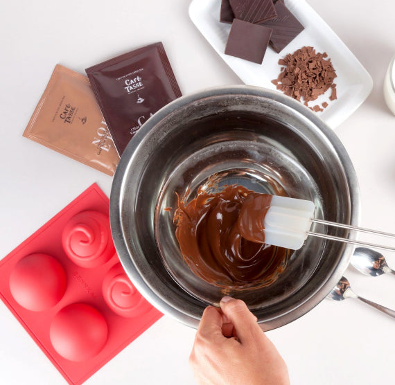 Swirl Hot Cocoa Bomb Mold | www.sprinklebeesweet.com