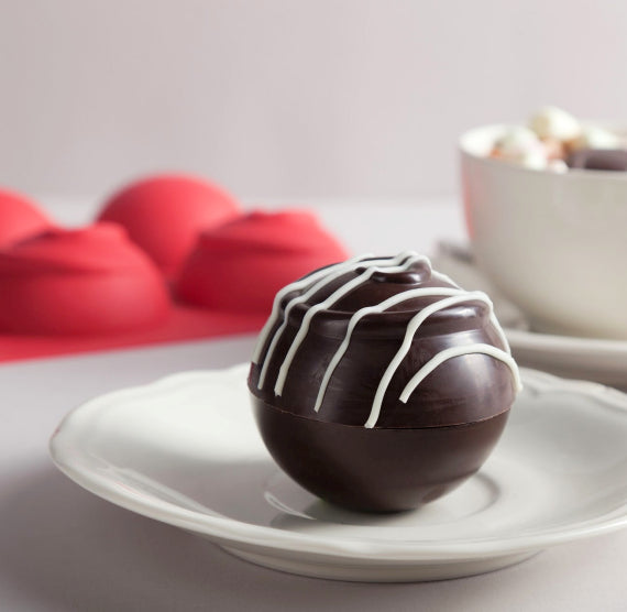 Swirl Hot Cocoa Bomb Mold | www.sprinklebeesweet.com