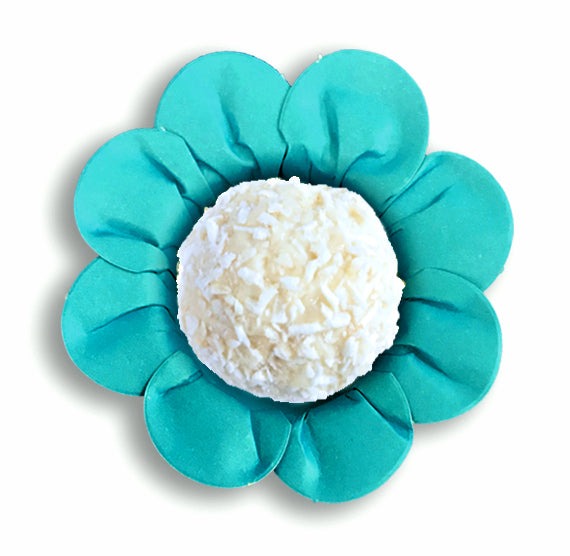 Daisy Flower Candy Cups: Teal | www.sprinklebeesweet.com