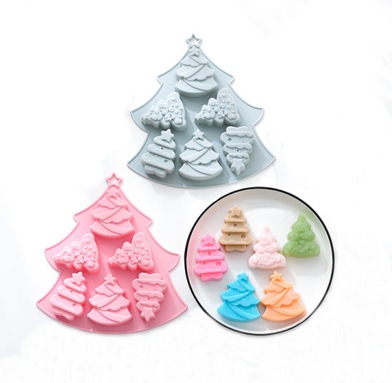 Christmas Tree Mold: Cake Bar | www.sprinklebeesweet.com