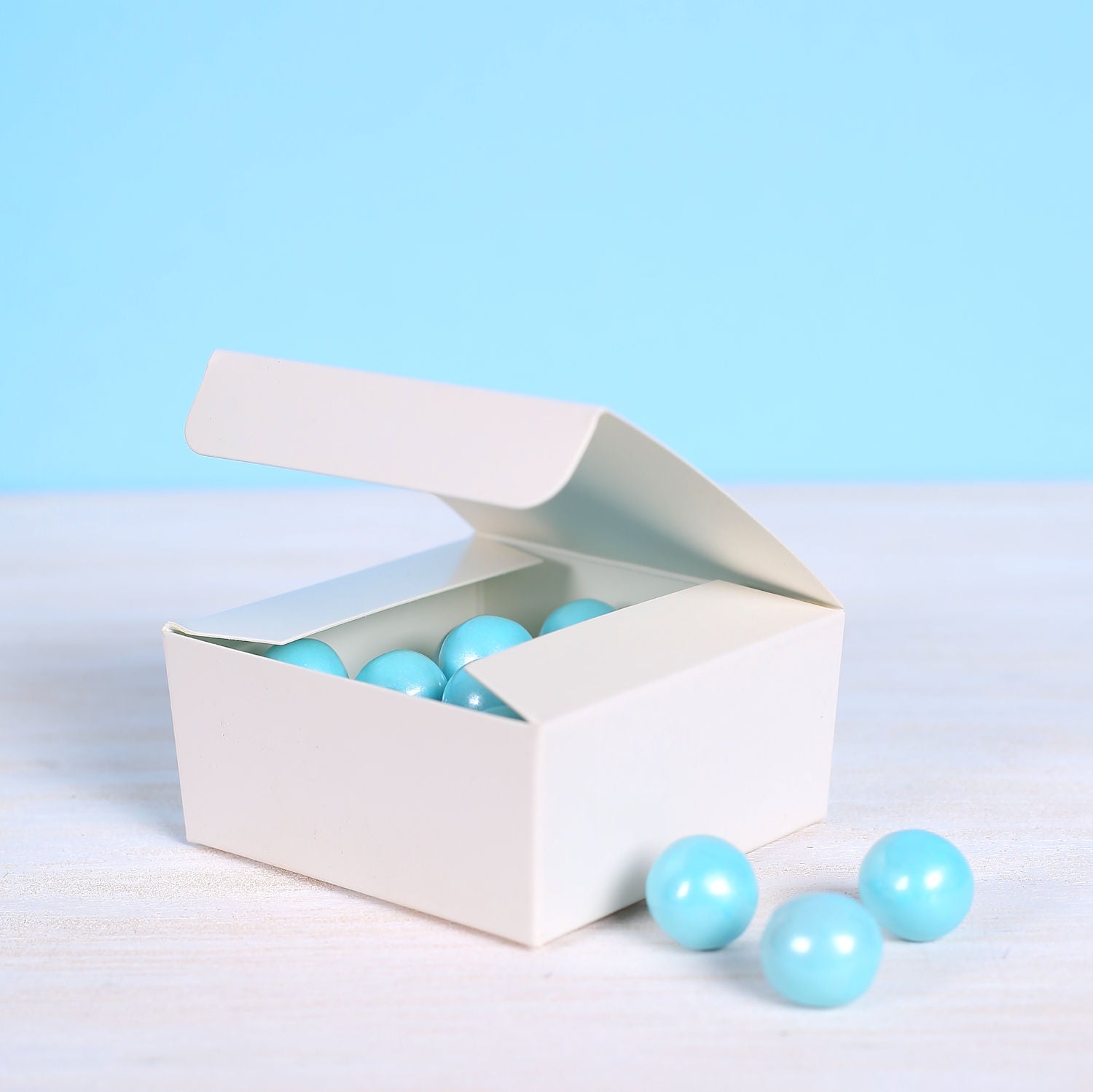 Small Truffle Boxes: White, Kraft or Red | www.sprinklebeesweet.com