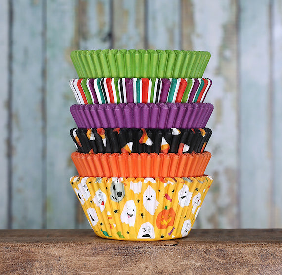 Halloween Cupcake Liners: Ghost | www.sprinklebeesweet.com