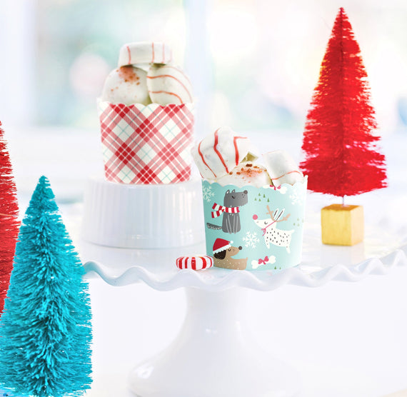 Christmas Baking Cups: Pups + Plaid | www.sprinklebeesweet.com