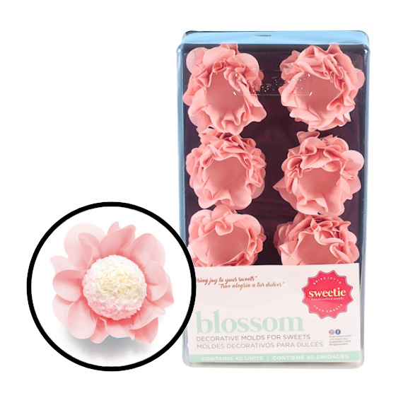 Blossom Flower Candy Cups: Soft Pink | www.sprinklebeesweet.com