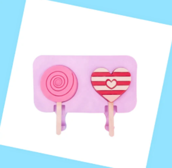 Round + Heart Cakesicle Mold | www.sprinklebeesweet.com