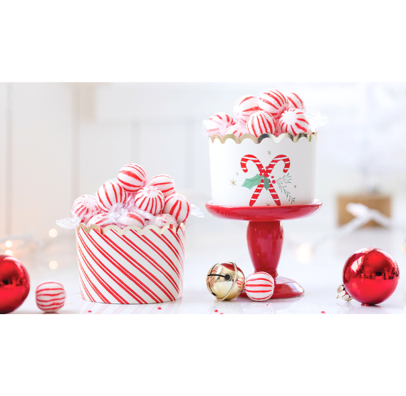 Christmas JUMBO Baking Cups: Candy Cane | www.sprinklebeesweet.com