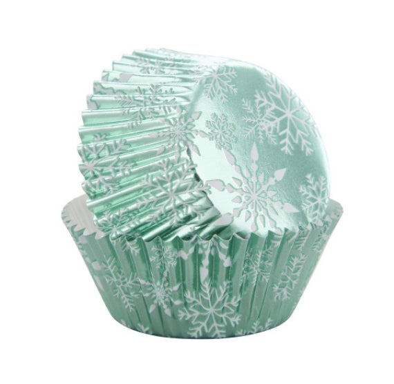 Snowflake Cupcake Liners: Foil | www.sprinklebeesweet.com