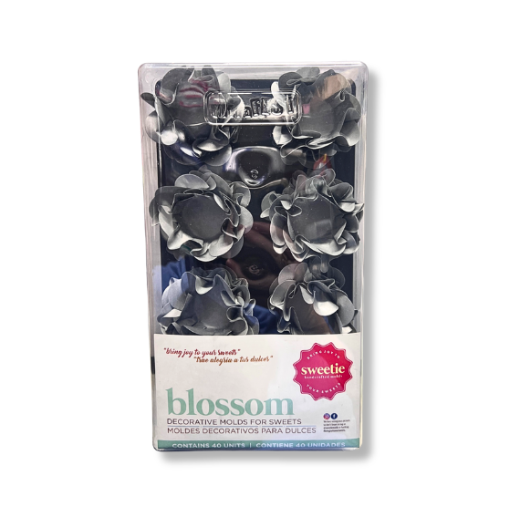 Blossom Flower Candy Cups: Silver - WHOLESALE CASE | www.sprinklebeesweet.com