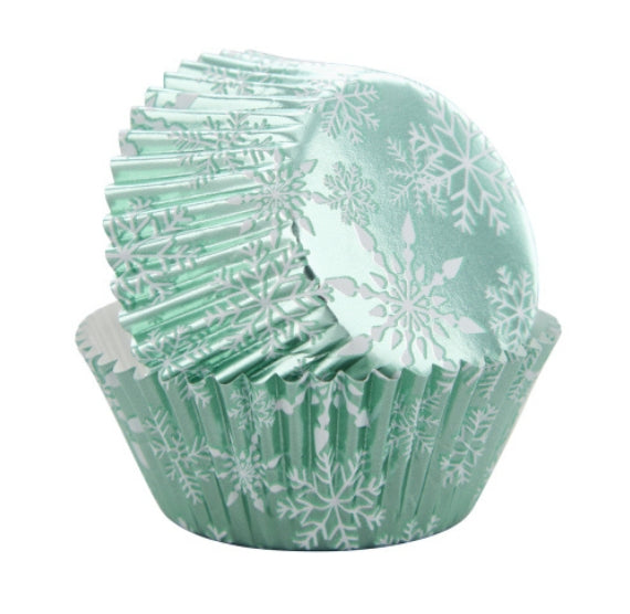 Snowflake Cupcake Liners: Foil | www.sprinklebeesweet.com