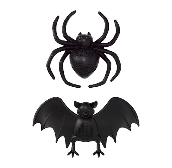 Halloween Cake Toppers: Spider + Bat | www.sprinklebeesweet.com