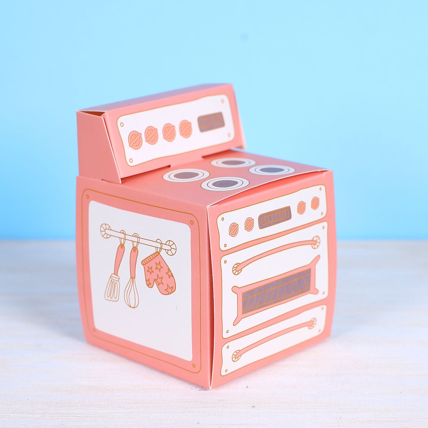 Vintage Oven Cupcake Box: Pink | www.sprinklebeesweet.com