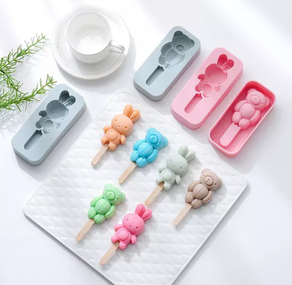 Bunny Rabbit Cakesicle Mold Set | www.sprinklebeesweet.com