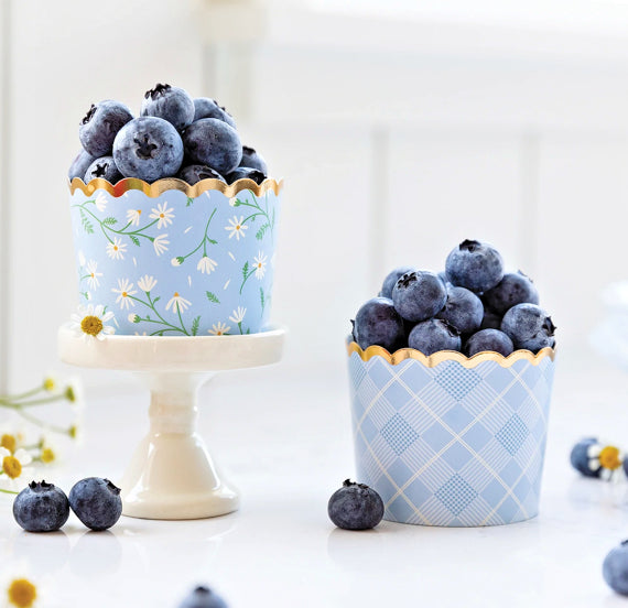 Light Blue Baking Cups: Daisy + Plaid | www.sprinklebeesweet.com