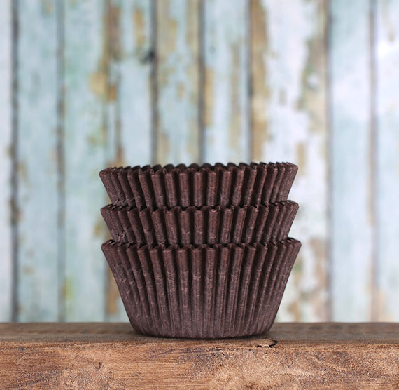 Bulk Brown Cupcake Liners: Solid | www.sprinklebeesweet.com