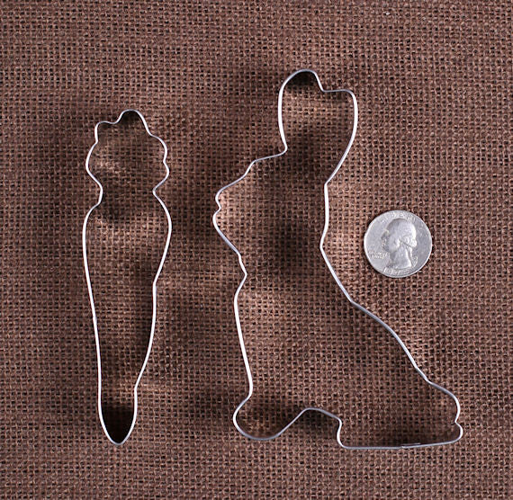 Easter Cookie Cutters: Bunny Rabbit and Carrot | www.sprinklebeesweet.com