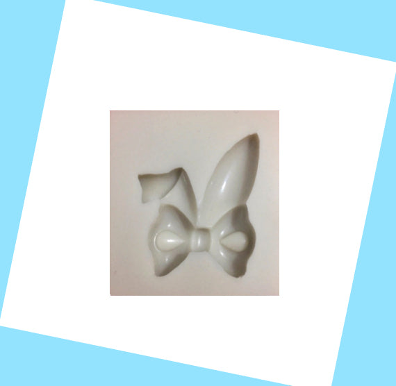 Easter Fondant Mold: Bunny Ears with Bow | www.sprinklebeesweet.com