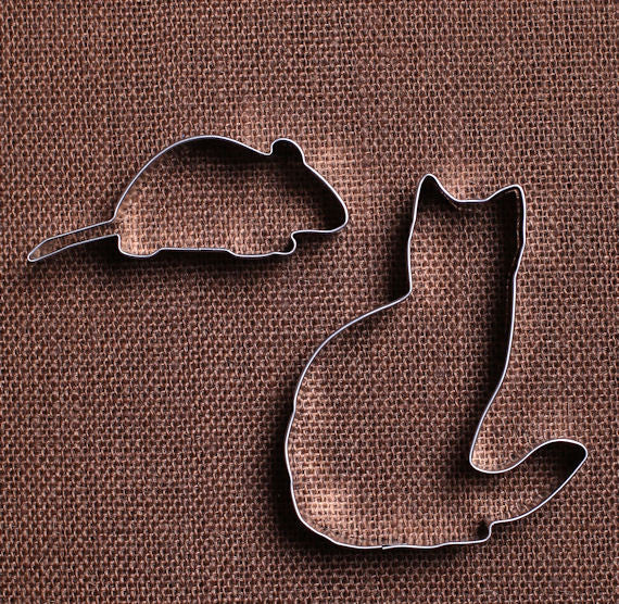 Cat and Mouse Cookie Cutters Set | www.sprinklebeesweet.com
