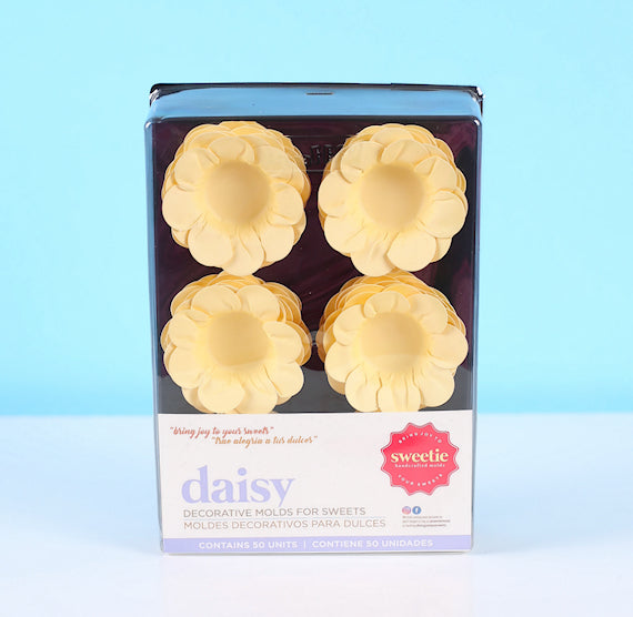 Daisy Flower Candy Cups: Cream | www.sprinklebeesweet.com