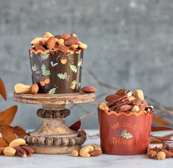 Thanksgiving Baking Cups: We Give Thanks | www.sprinklebeesweet.com