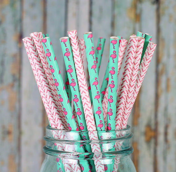 Flamingo Paper Straws | www.sprinklebeesweet.com