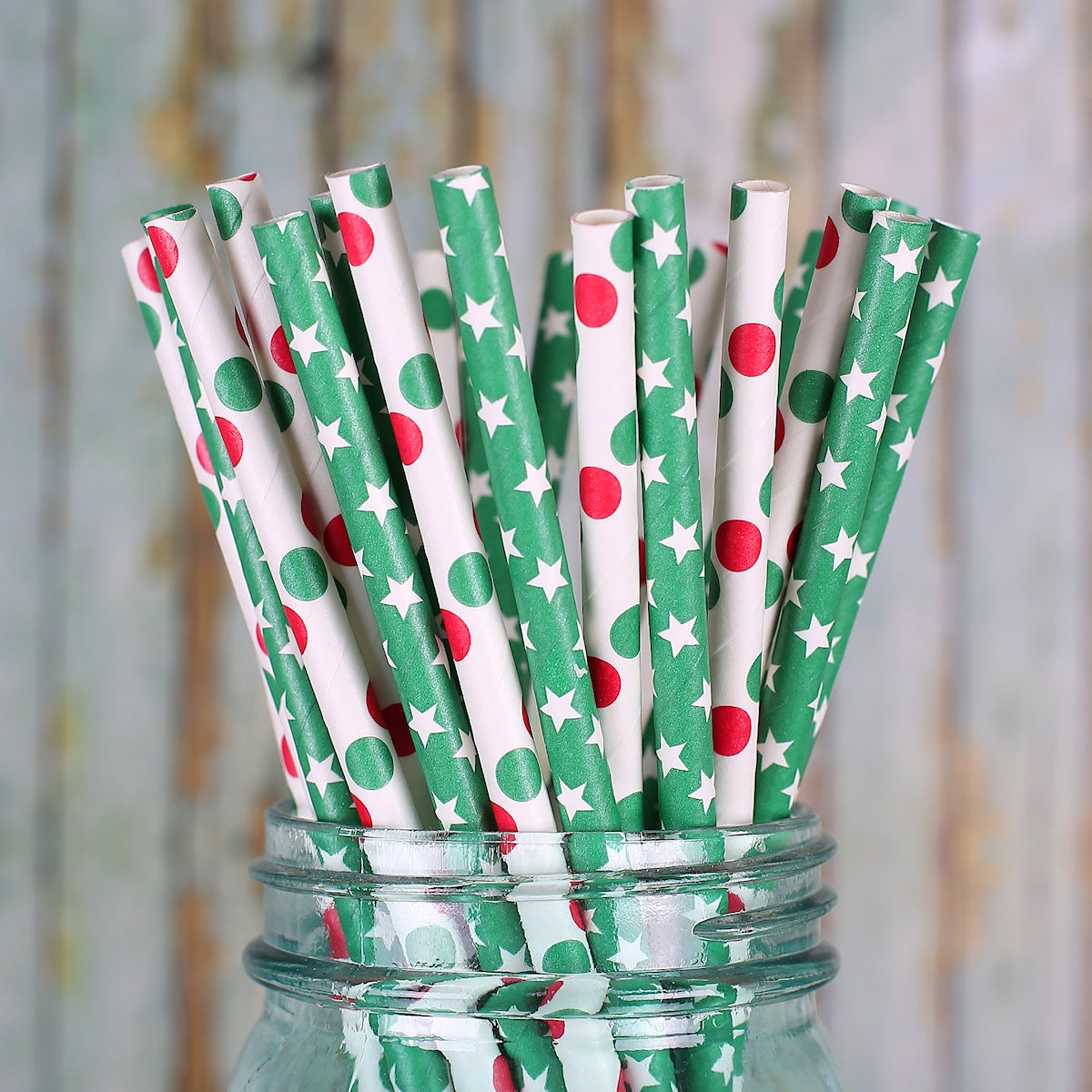 Christmas Paper Straws: Green Star | www.sprinklebeesweet.com