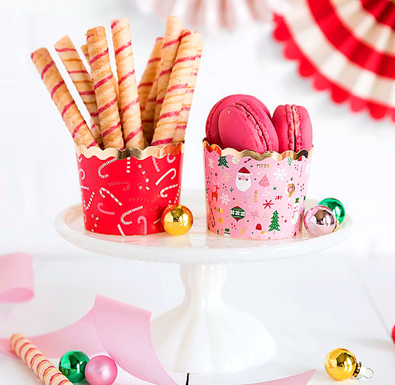 Christmas Baking Cups: Candy Canes | www.sprinklebeesweet.com
