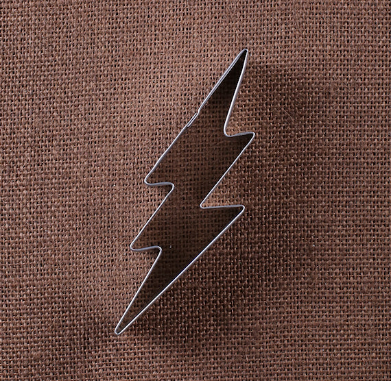 Lightning Bolt Cookie Cutter | www.sprinklebeesweet.com
