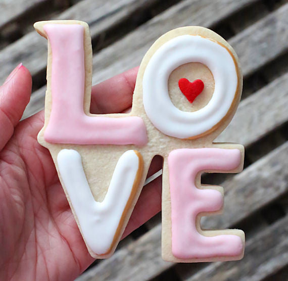 Love Cookie Cutter | www.sprinklebeesweet.com