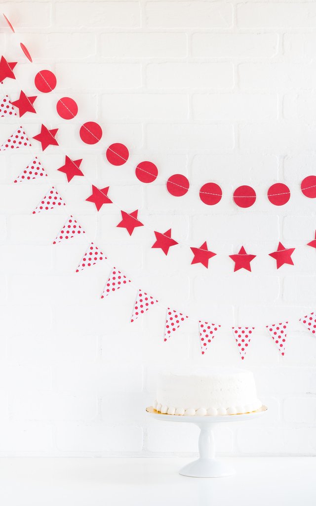 Mini Party Banners: Red | www.sprinklebeesweet.com