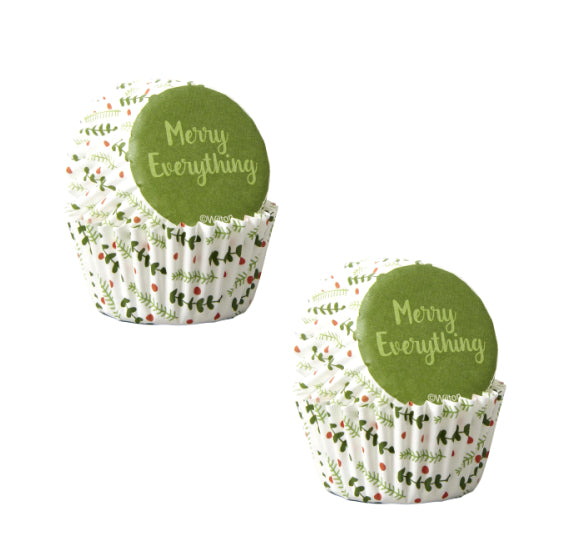 Mini Christmas Cupcake Liners: Merry Everything | www.sprinklebeesweet.com
