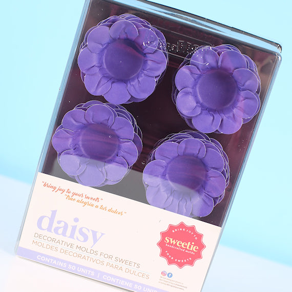 Daisy Flower Candy Cups: Purple | www.sprinklebeesweet.com