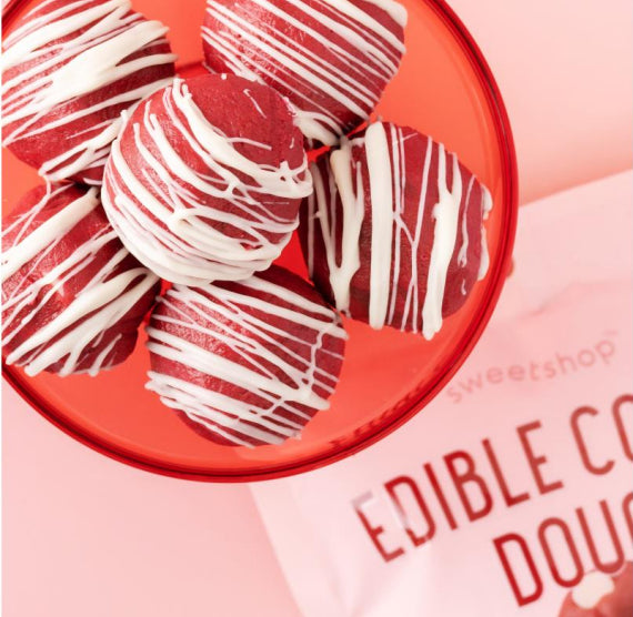 Red Velvet Edible Cookie Dough | www.sprinklebeesweet.com