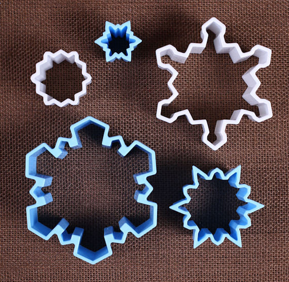 Snowflake Cookie Cutters Set of 5 | www.sprinklebeesweet.com