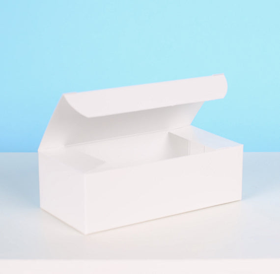 White Candy Box Set: 1/2lb - 1lb | www.sprinklebeesweet.com