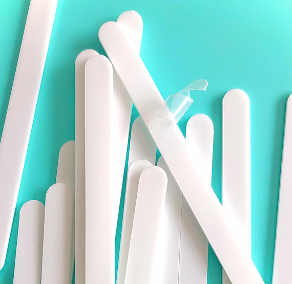 White Popsicle Sticks: Acrylic Cakesicle Sticks | www.sprinklebeesweet.com