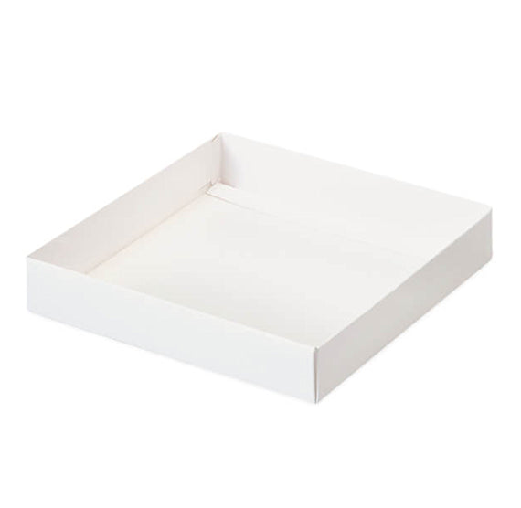 Slide Open White Candy Boxes: 5.5 x 5.5 X 1" | www.sprinklebeesweet.com