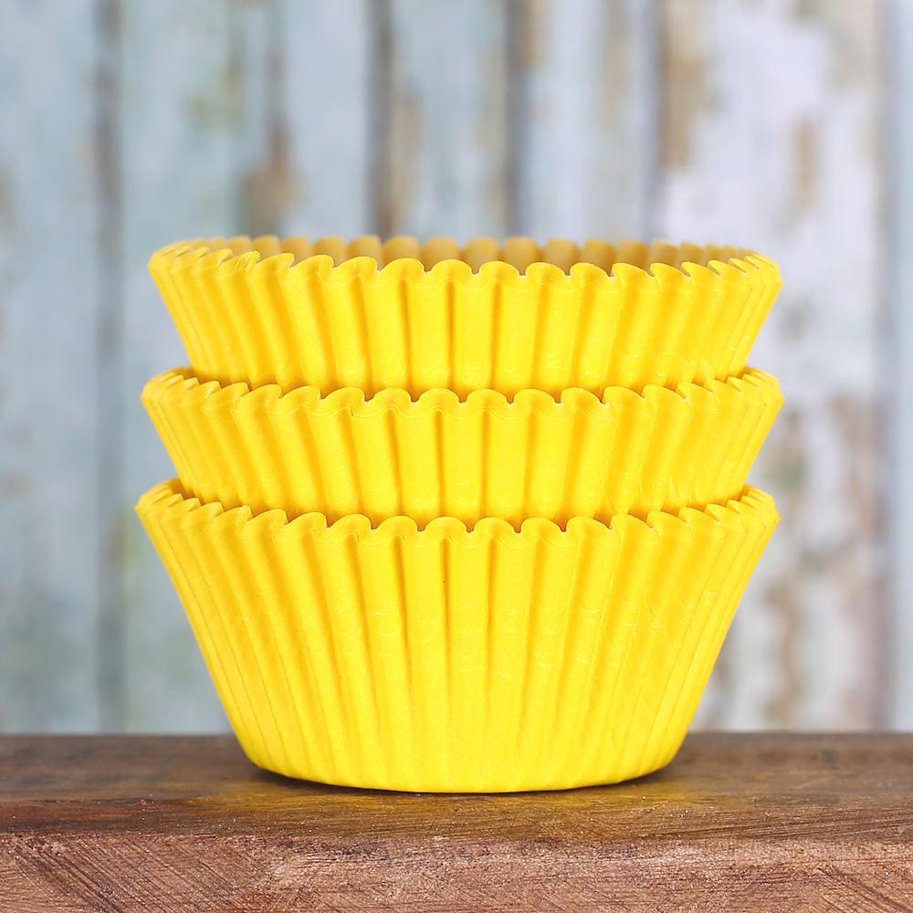 Bulk Yellow Cupcake Liners: Solid | www.sprinklebeesweet.com